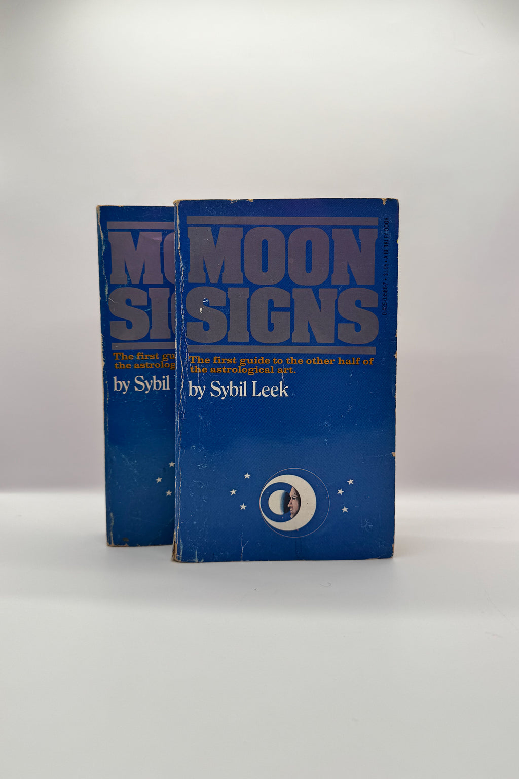 Moon Signs by Sybil leek